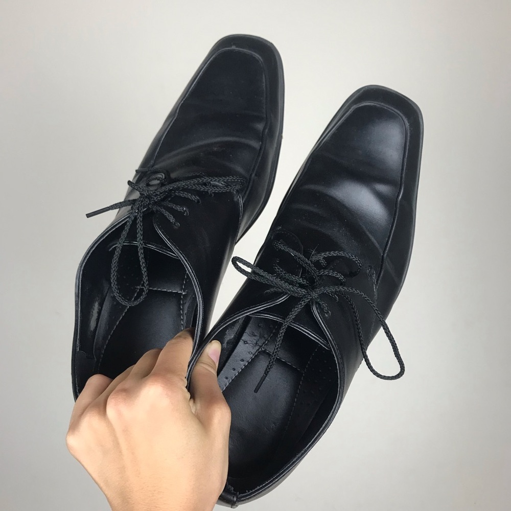 Black Van Heusen men’s dress shoes - Picture 5 of 8